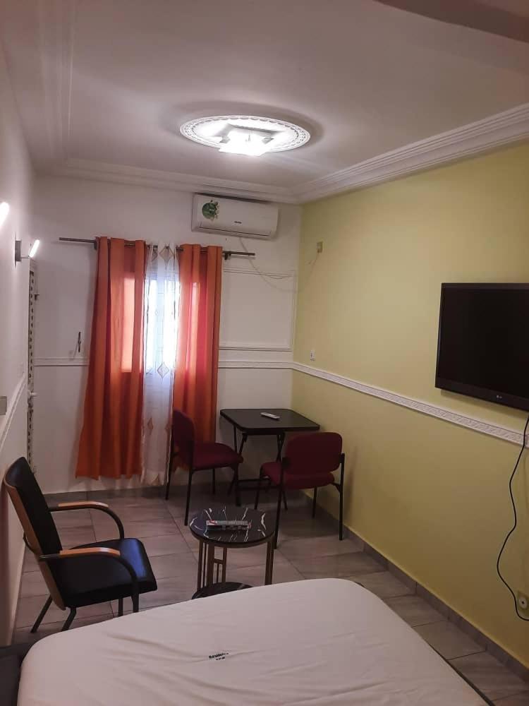 Residence P P M Odza ยาอุนเด ภายนอก รูปภาพ